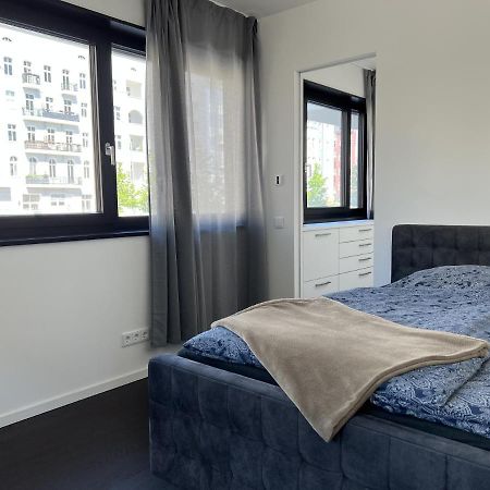 Luxury Waterfront Apartment Berlin Extérieur photo