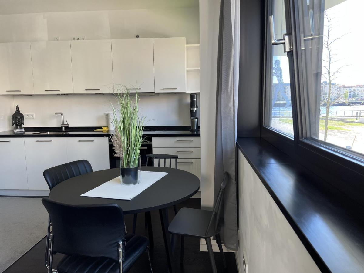 Luxury Waterfront Apartment Berlin Extérieur photo